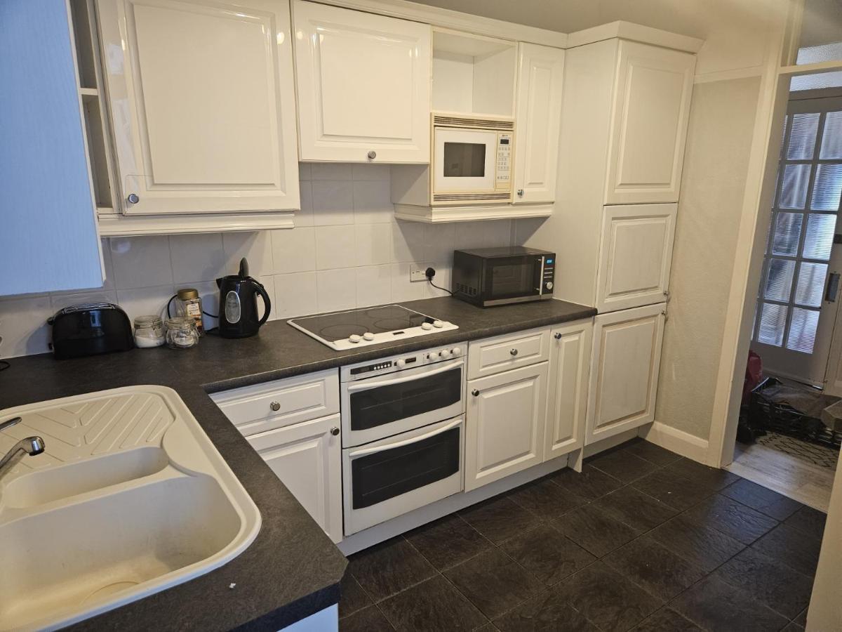 Leigh-On-Sea Retreat - 2 Bedroom Apartment Экстерьер фото