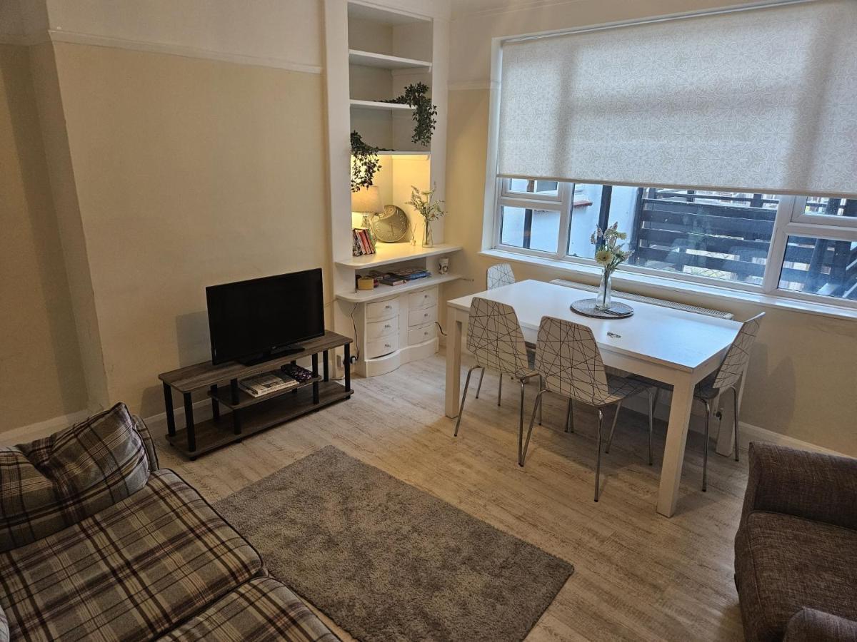 Leigh-On-Sea Retreat - 2 Bedroom Apartment Экстерьер фото